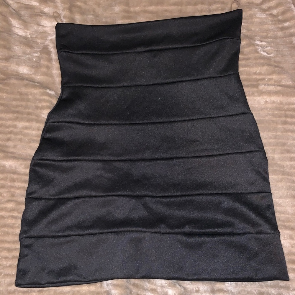 Black bodycon skirt